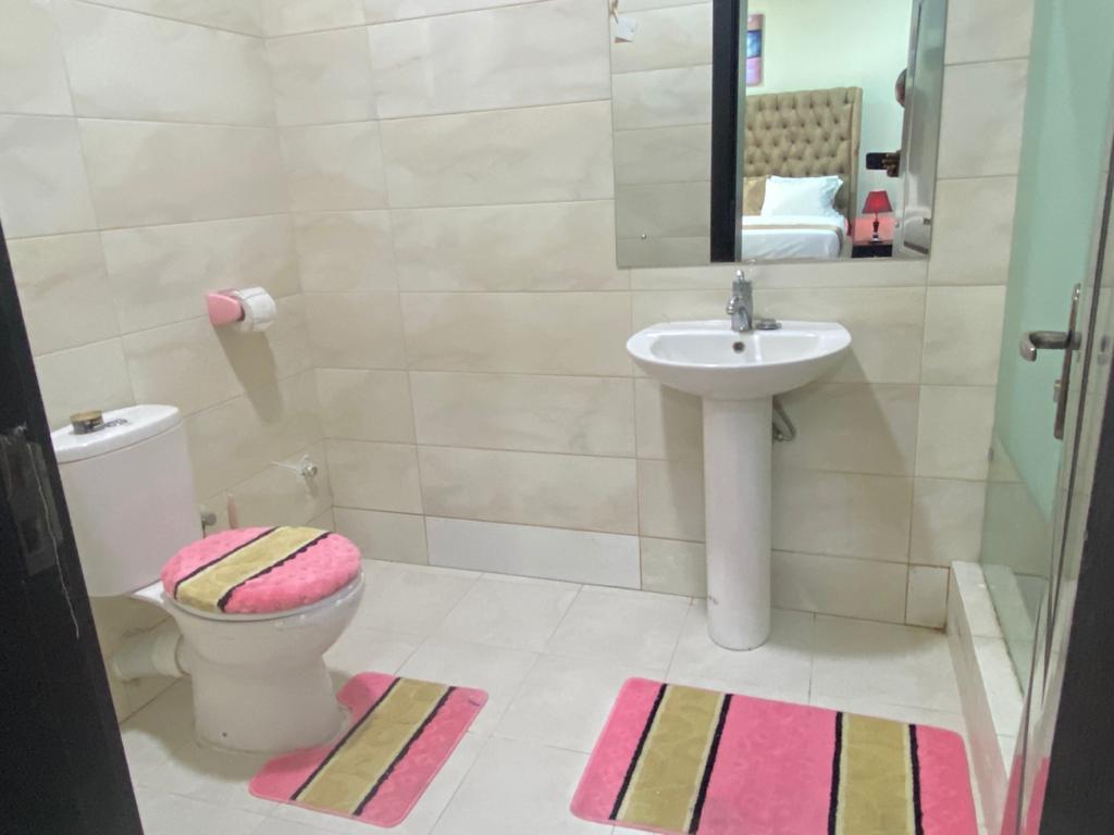 5-Bedroom Royal Apartment – Oceanview Penthouse with Snooker & Pool in a Secure Location, Lagos-0