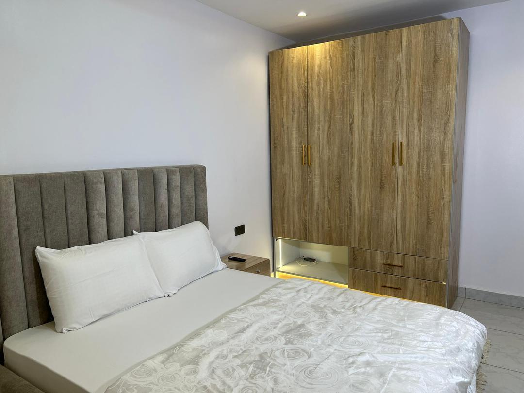 4 bedroom Cedar apartment with 24/7 WiFi @ Ikeja-2