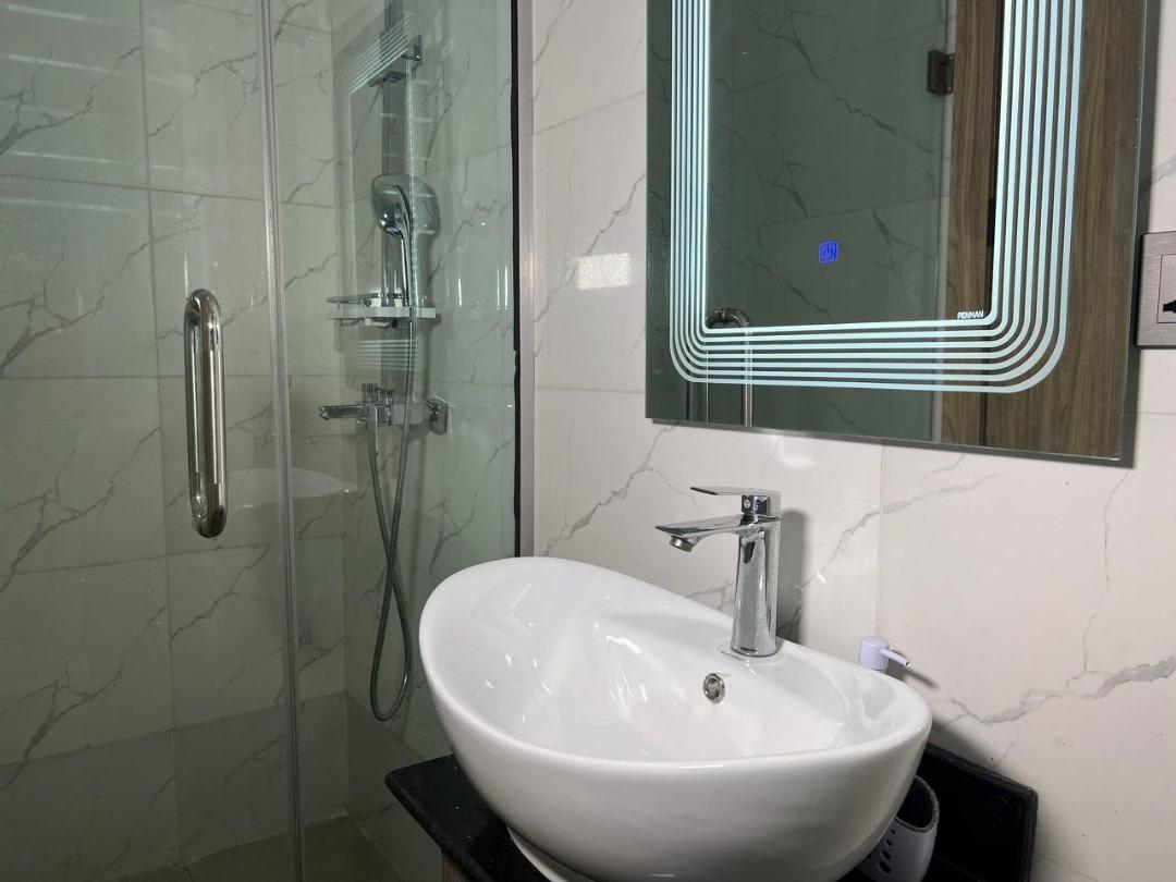 4 bedroom Cedar apartment with 24/7 WiFi @ Ikeja-0